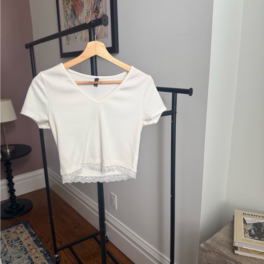 Women's White V-Neck Lace Trim Short Sleeve Top